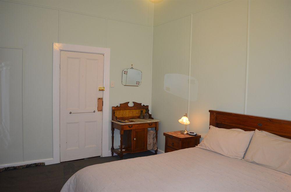 Mt Lyell Anchorage Hotel Куинстаун Екстериор снимка