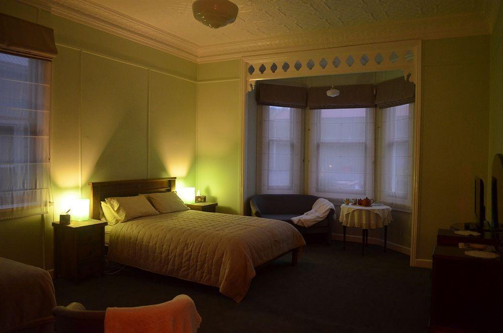 Mt Lyell Anchorage Hotel Куинстаун Екстериор снимка